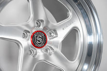 Load image into Gallery viewer, Strasse Wheel Carbon Fiber 2-Piece Center Caps