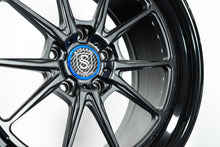 Load image into Gallery viewer, Strasse Wheel Carbon Fiber 2-Piece Center Caps